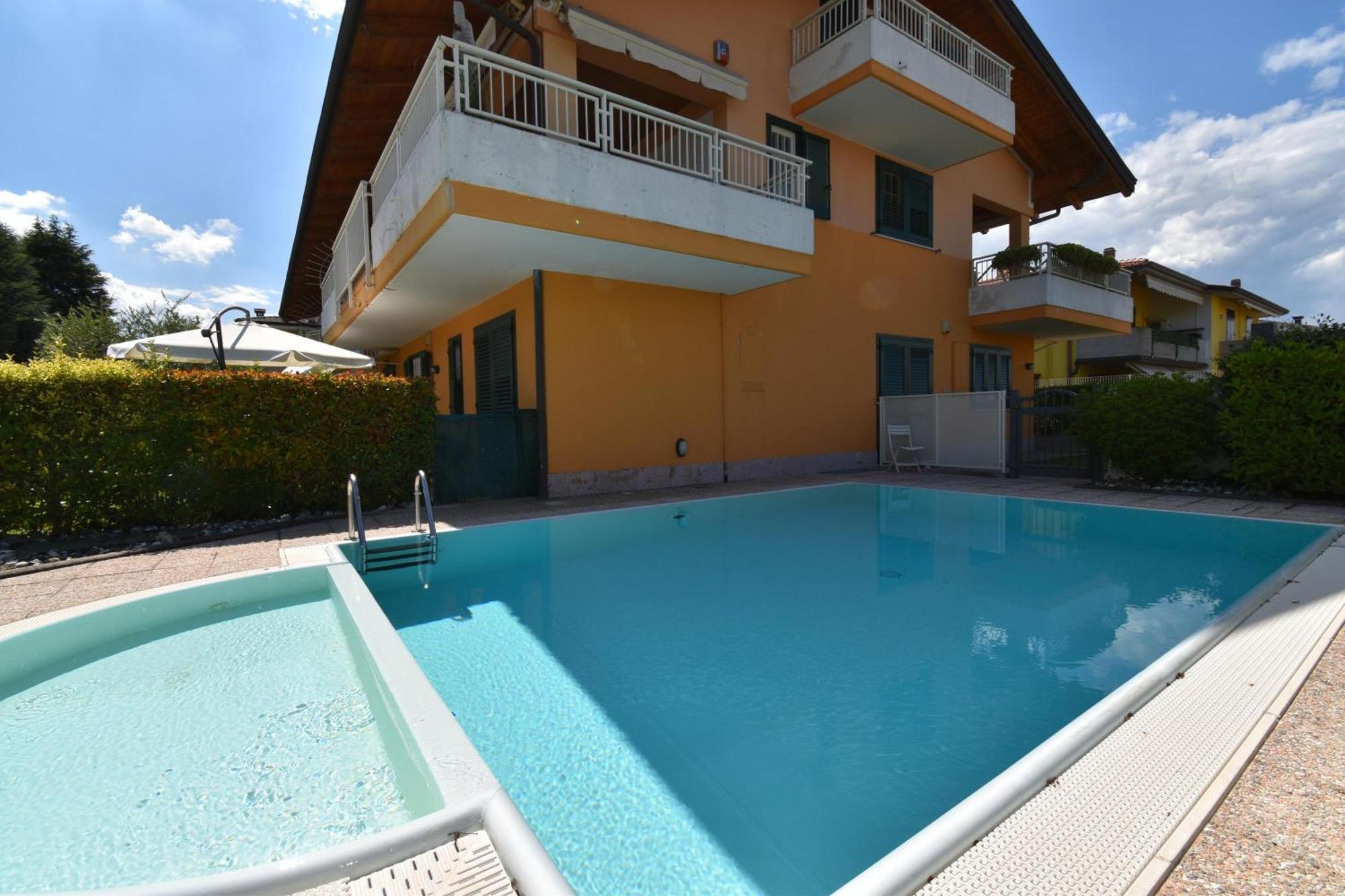 Casa Emma With Pool - Happy Rentals Sirmione Buitenkant foto